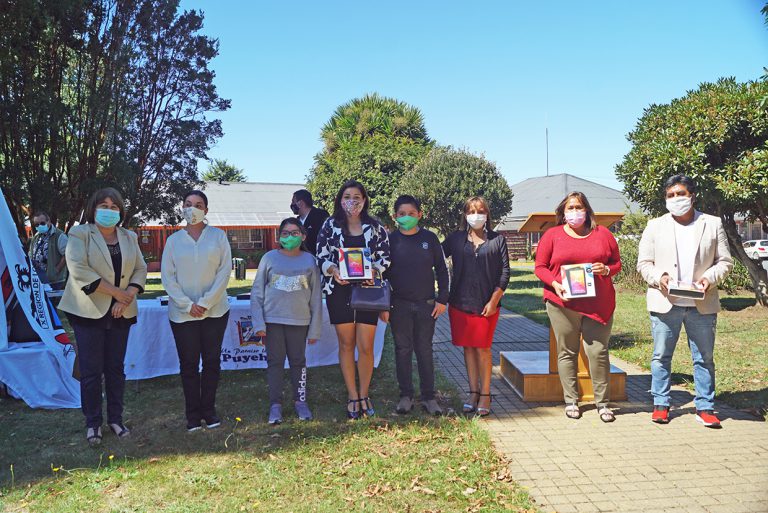 MUNICIPIO DE PUYEHUE ENTREGÓ 148 TABLETS A ESCUELAS Y ESTUDIANTES DE SECTORES RURALES DE LA COMUNA