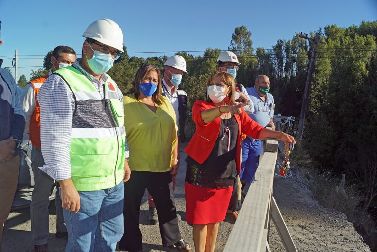 EN SU VISITA A PUYEHUE: DIRECTOR NACIONAL DE VIALIDAD COMPROMETE RÁPIDAS ACCIONES DE MITIGACIÓN EN RUTA 215 Y PUENTES CHIN CHIN Y SECO